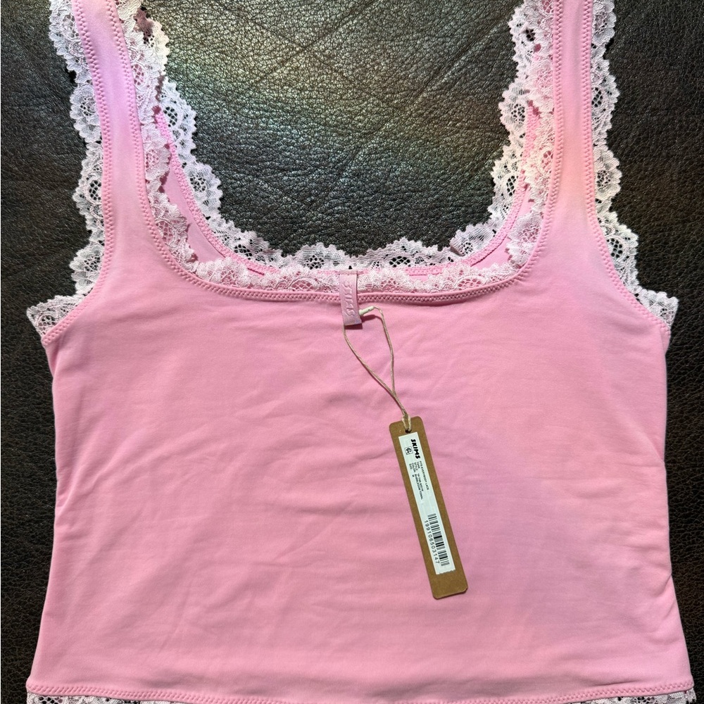 SKIMS Bubblegum pink tank